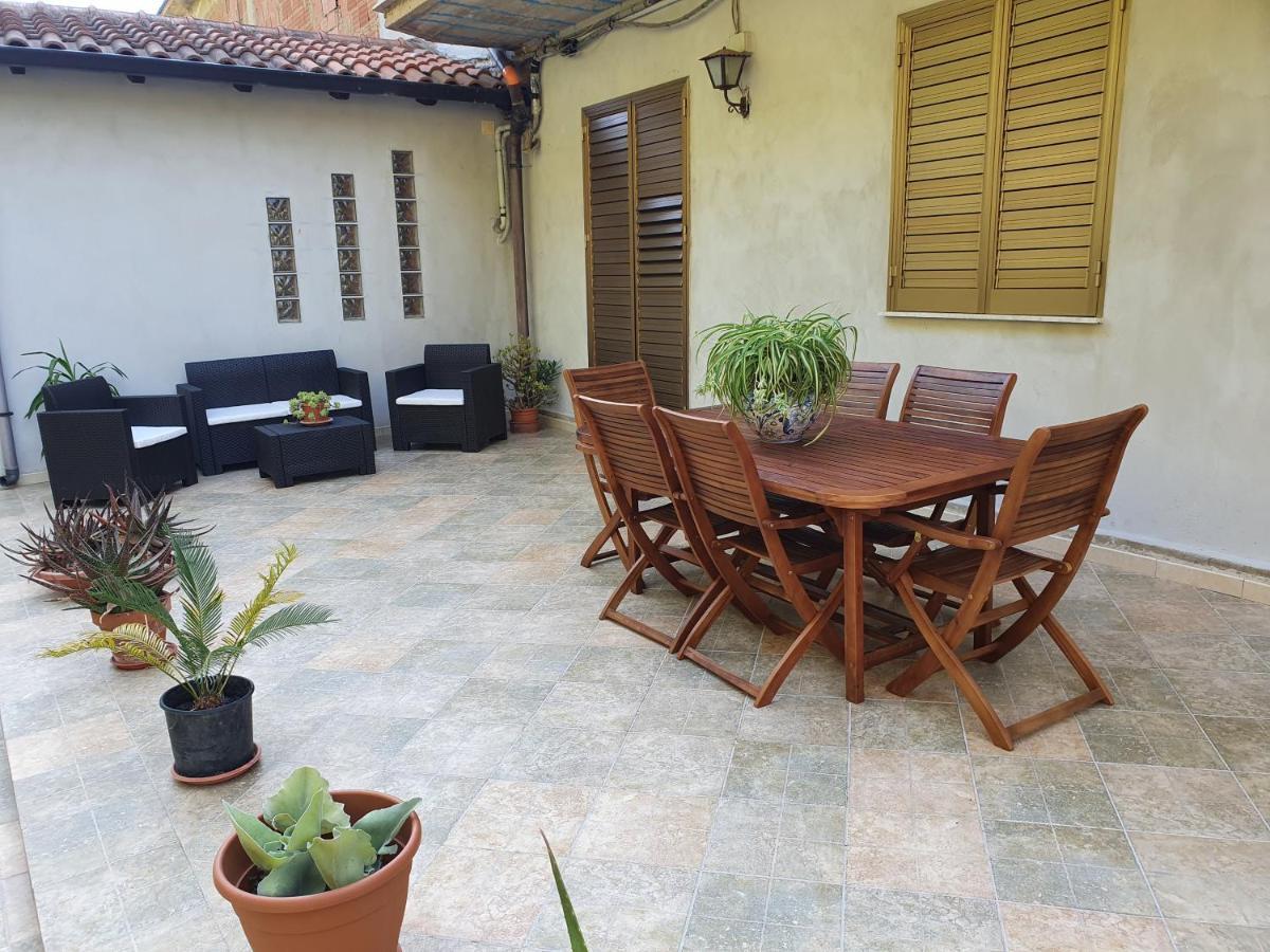 La Fenice Apartment Naro Exterior photo